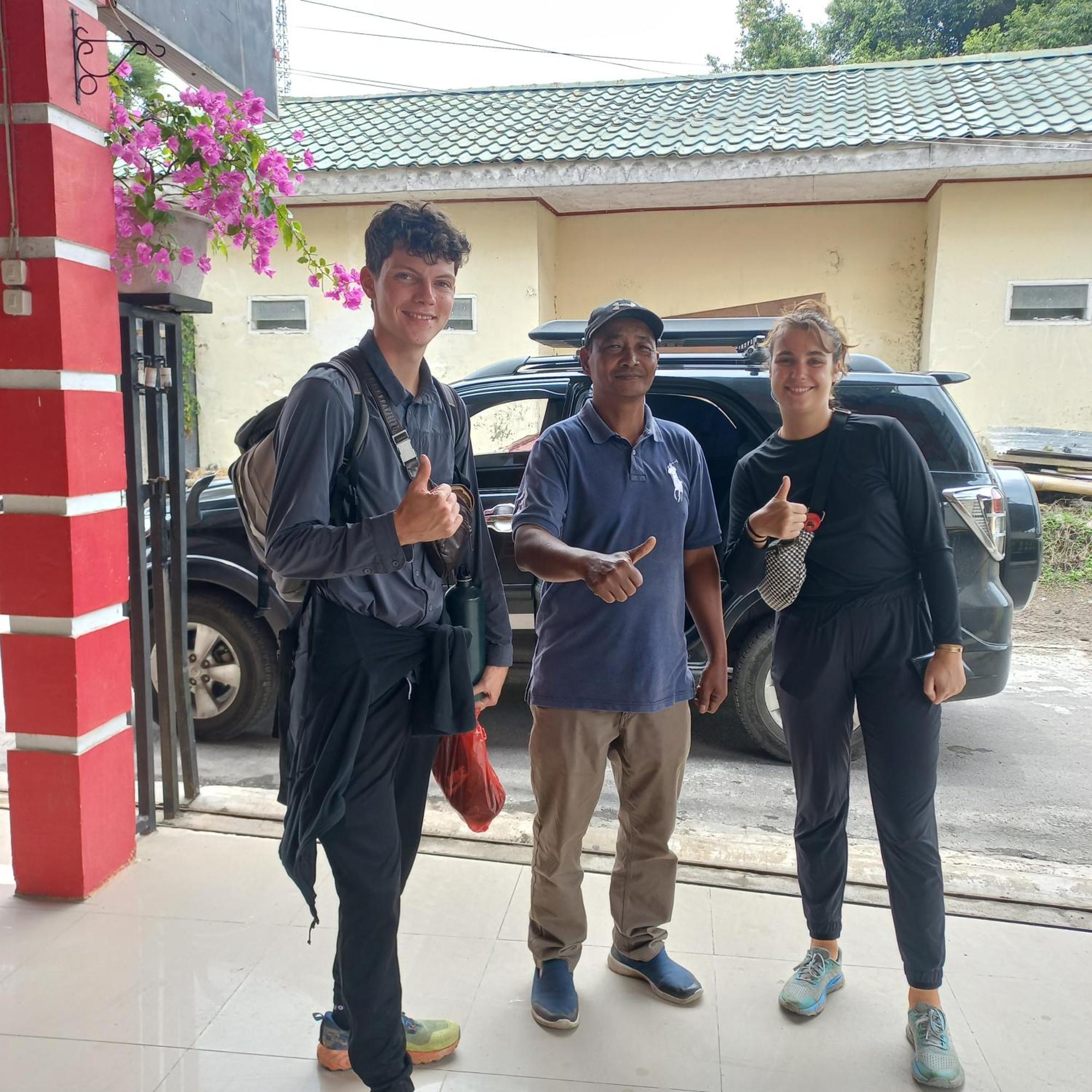 בראסטגי Welcome To Wisma Sunrise Guest House 10 Minutes By Walking To The Big Fruit Market מראה חיצוני תמונה